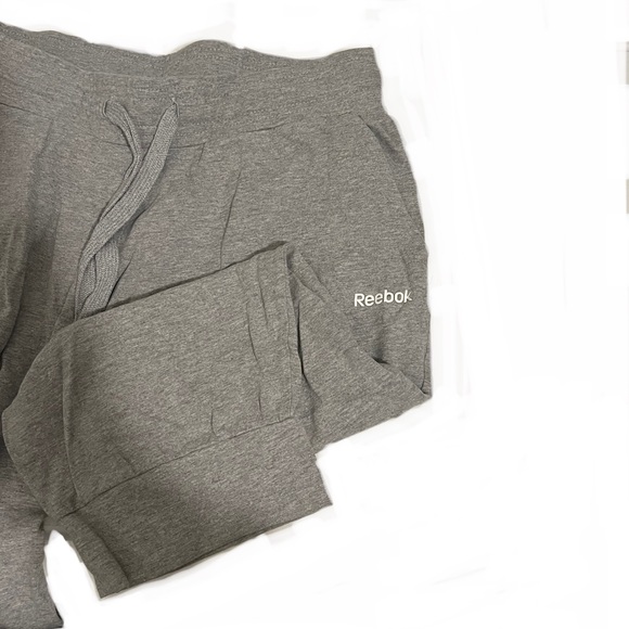 Reebok capris size s - Picture 2 of 5